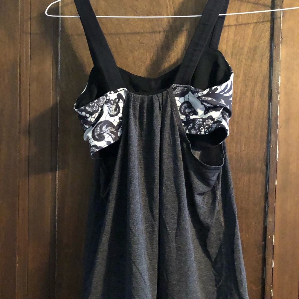 Lulu work out tank! Size 4 Perfect!